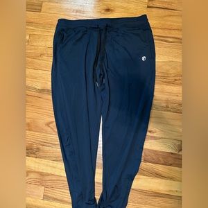 Born Primitive men’s rest day athleisure joggers large